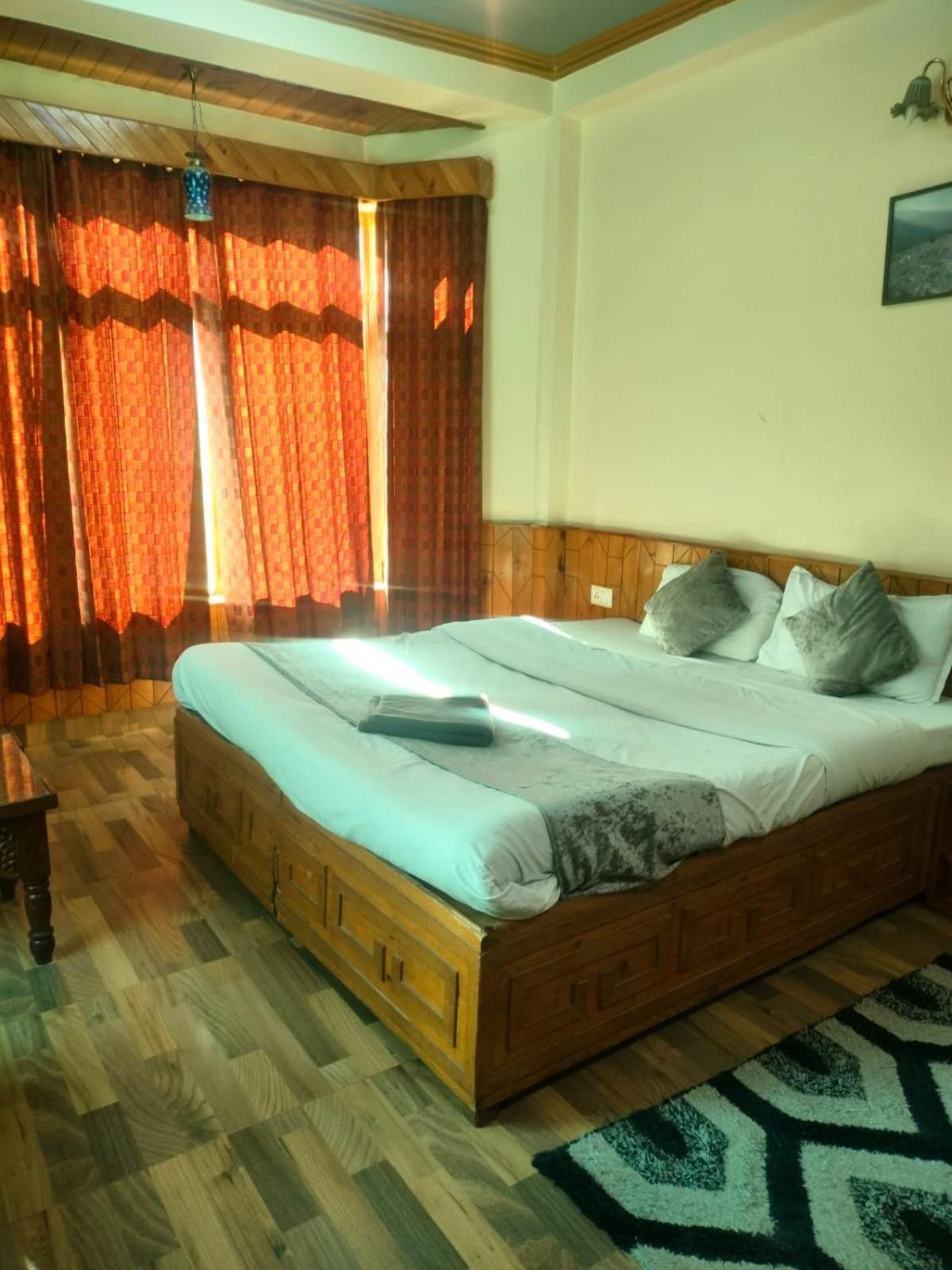 מנאלי Govind Royal Stay מראה חיצוני תמונה